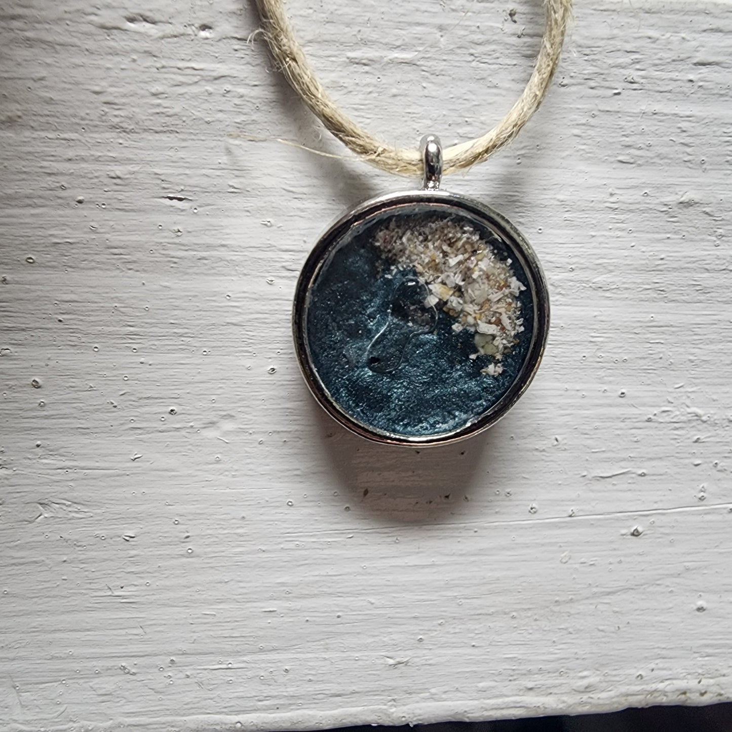 Cremation pendant keepsake